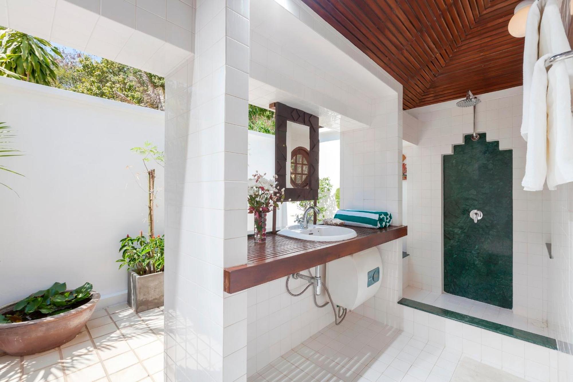 Baan Khunying - Secluded Phuket Beachfront Villa Rawai Dış mekan fotoğraf