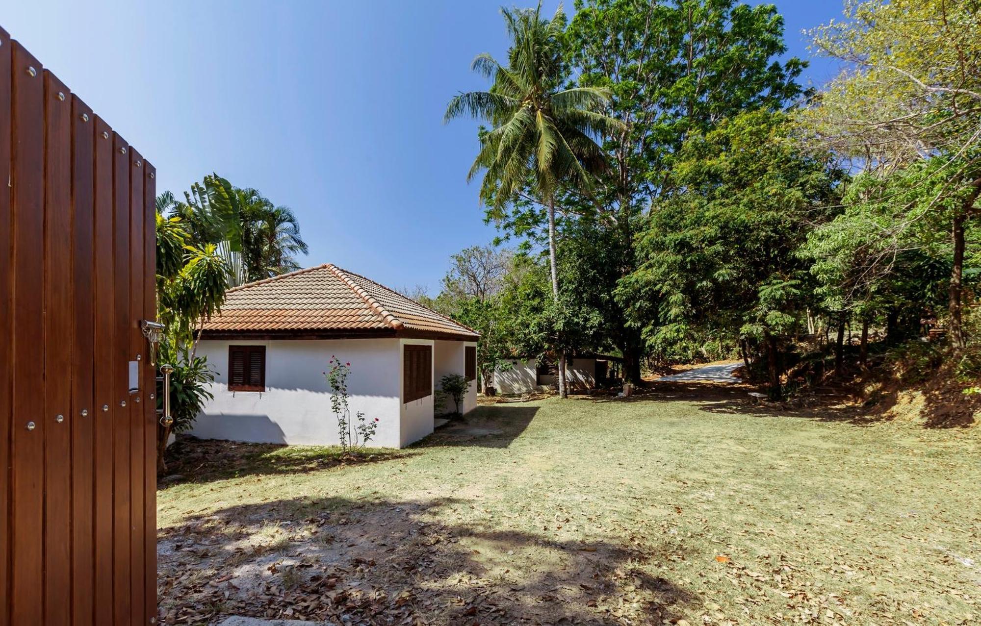 Baan Khunying - Secluded Phuket Beachfront Villa Rawai Dış mekan fotoğraf