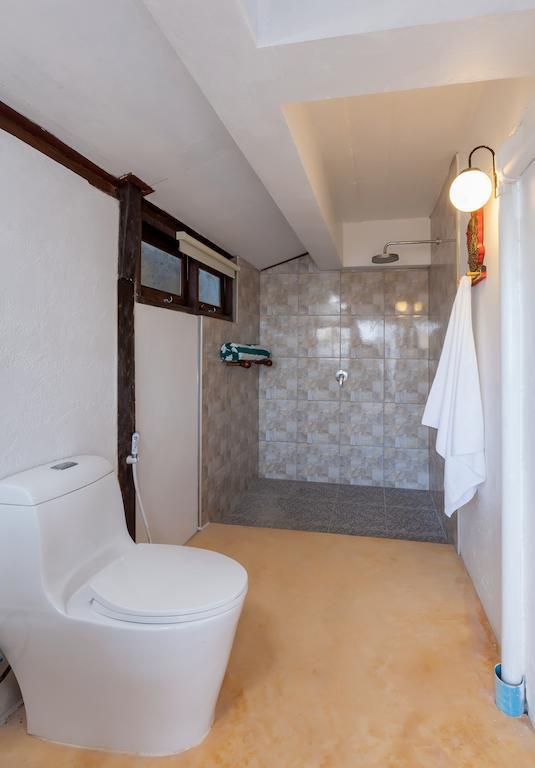 Baan Khunying - Secluded Phuket Beachfront Villa Rawai Oda fotoğraf