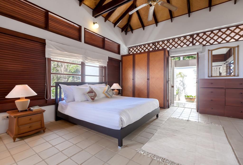 Baan Khunying - Secluded Phuket Beachfront Villa Rawai Oda fotoğraf