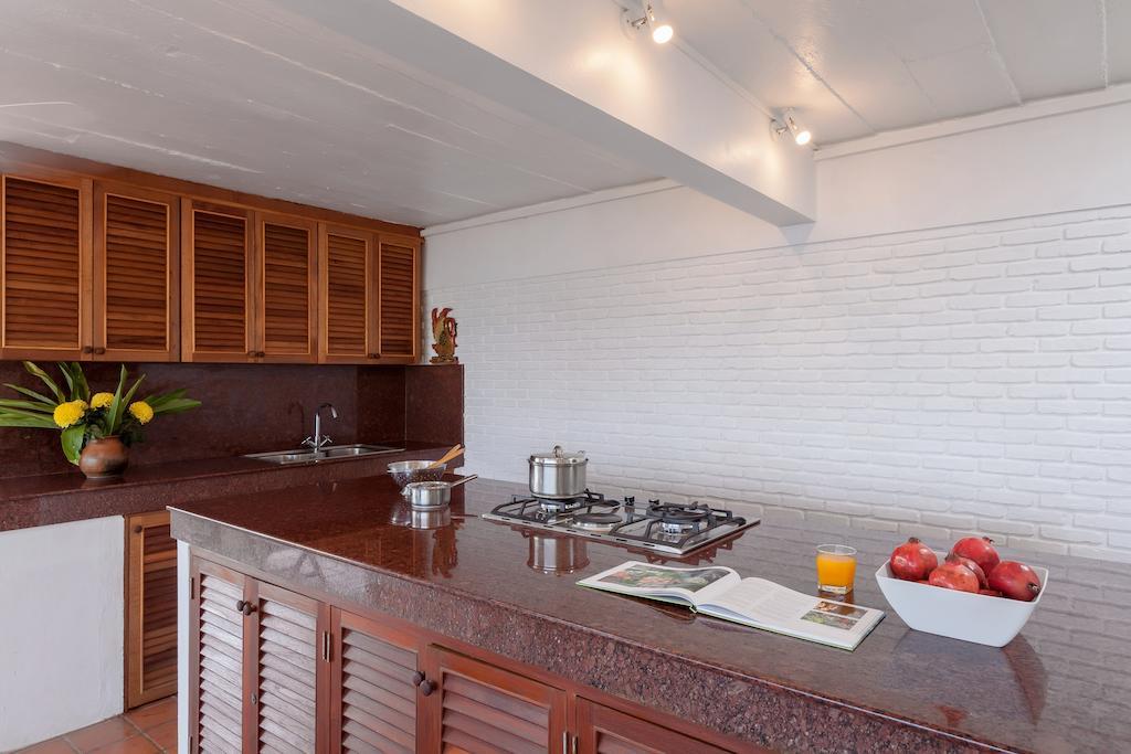 Baan Khunying - Secluded Phuket Beachfront Villa Rawai Oda fotoğraf