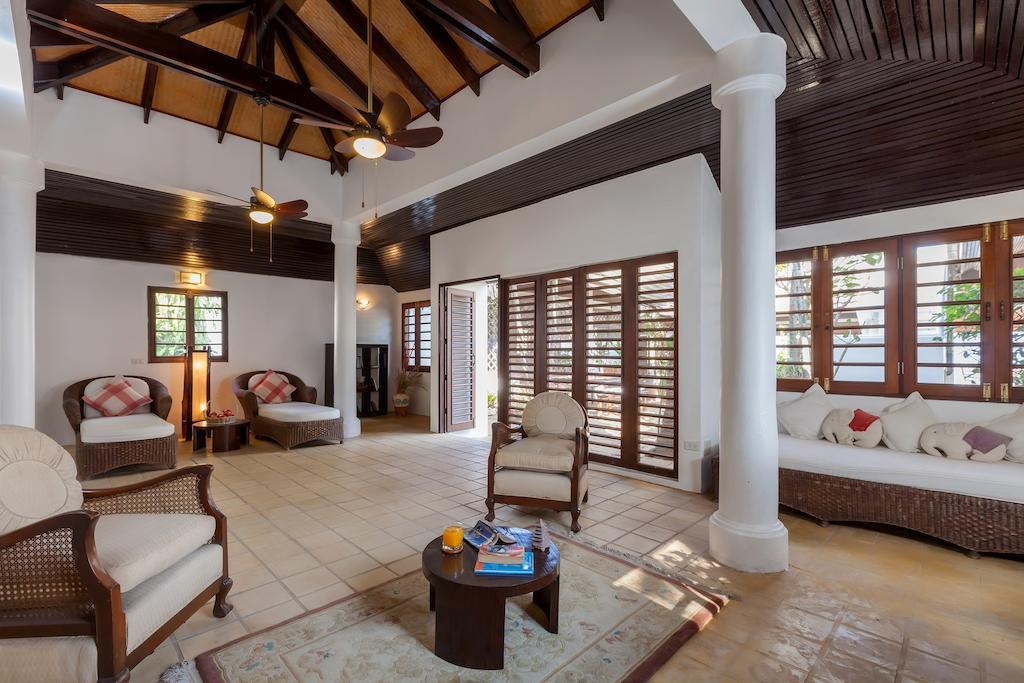 Baan Khunying - Secluded Phuket Beachfront Villa Rawai Oda fotoğraf