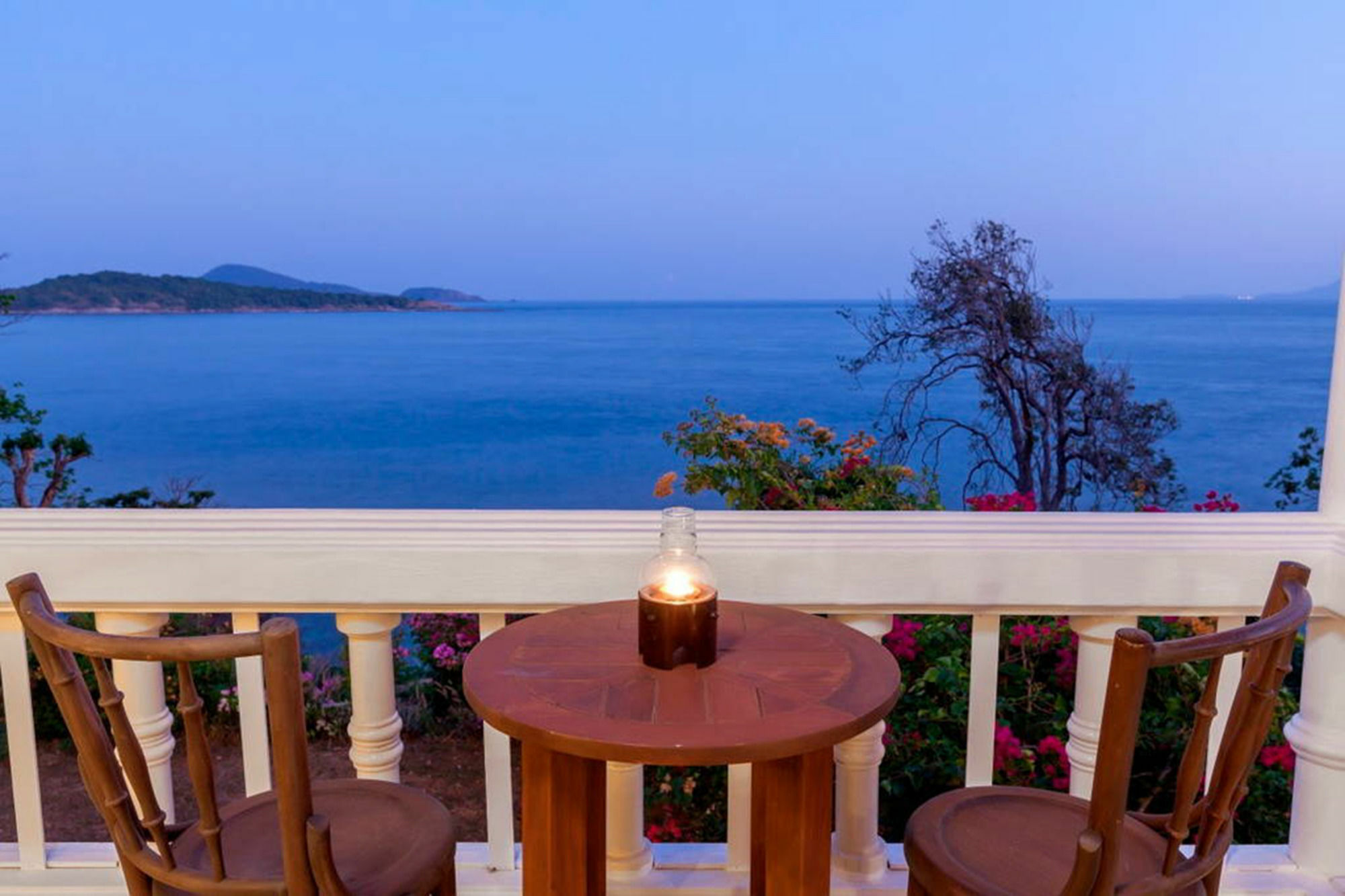 Baan Khunying - Secluded Phuket Beachfront Villa Rawai Dış mekan fotoğraf