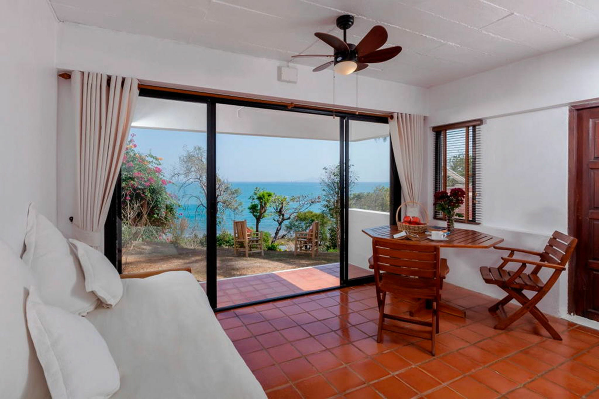 Baan Khunying - Secluded Phuket Beachfront Villa Rawai Dış mekan fotoğraf